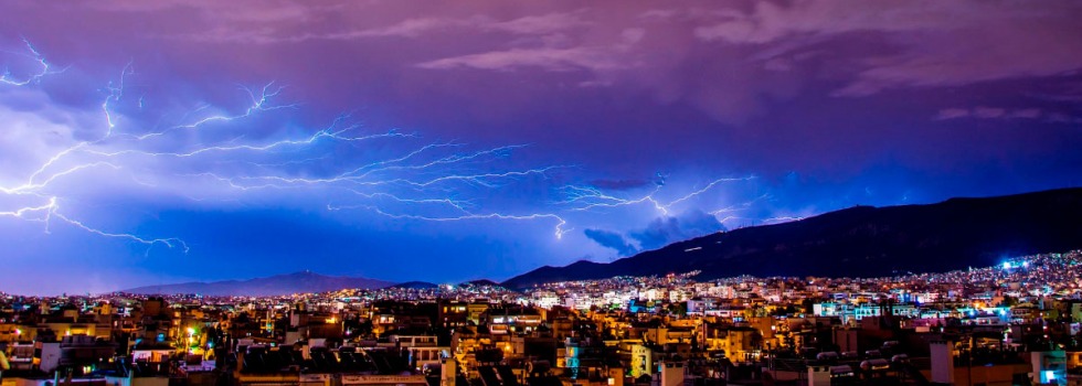 How does a lightning rod work?